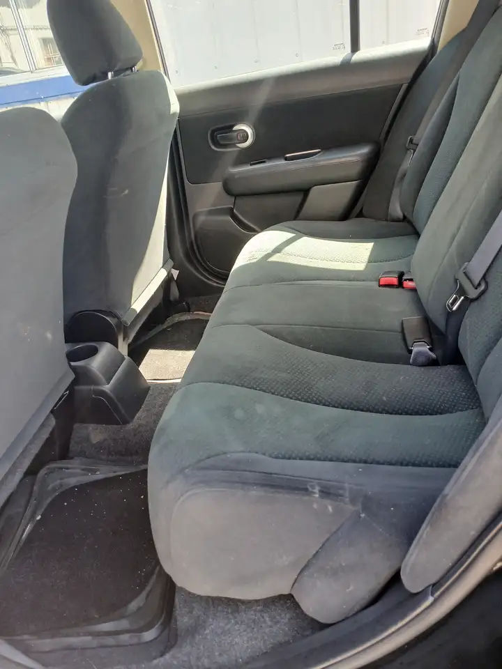 Nissan Versa снимка Nissan Versa