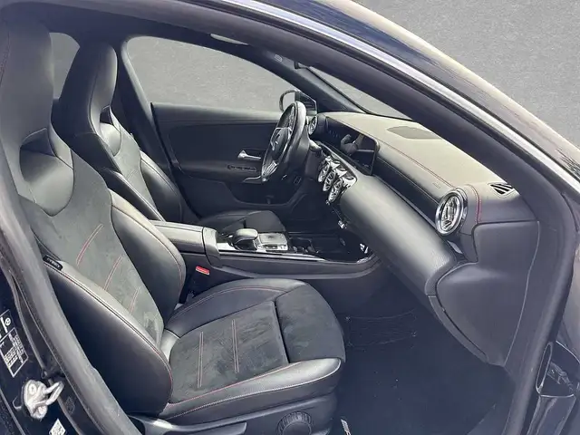 Mercedes-Benz Cla view 3