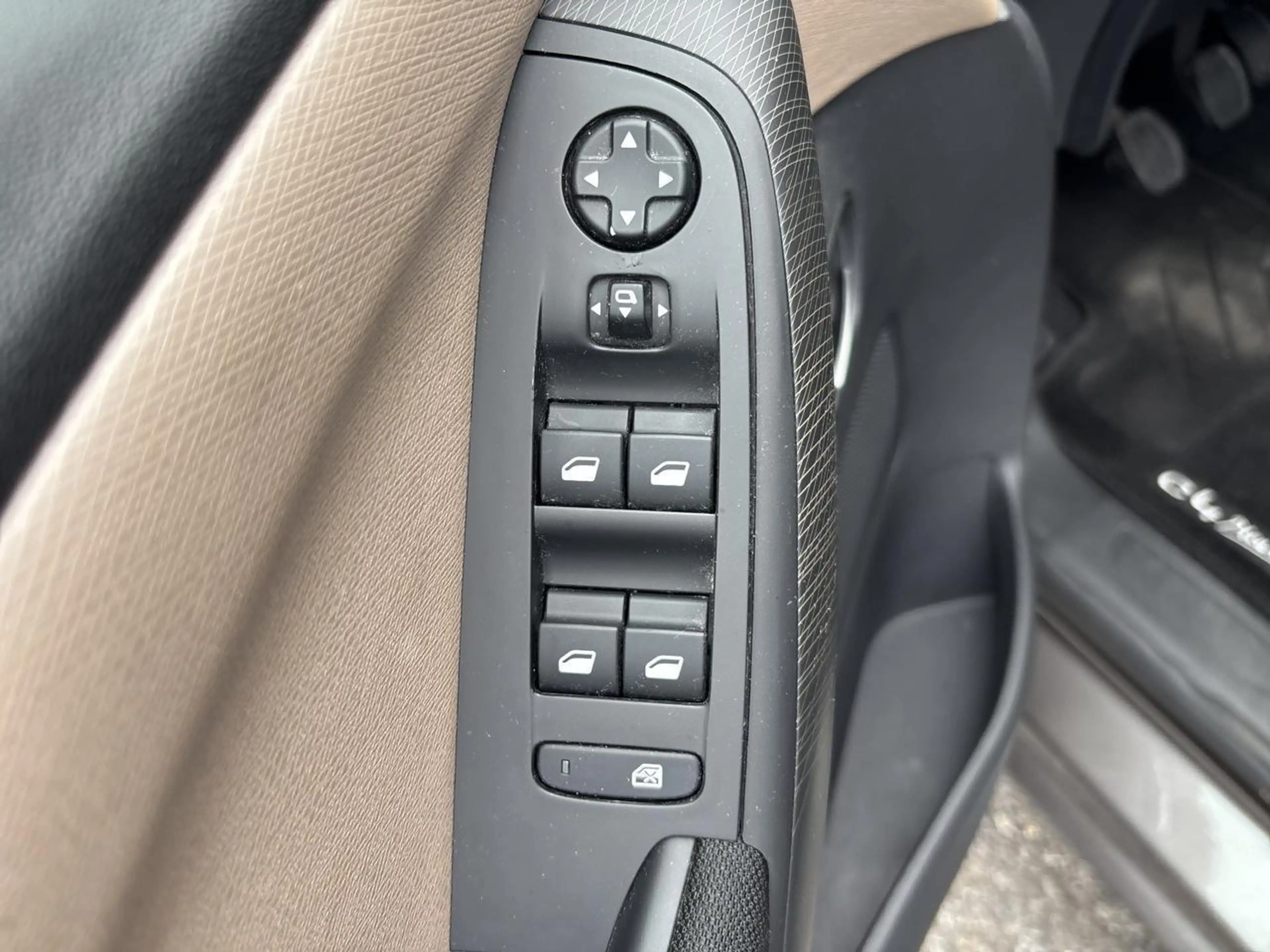 Citroen C4 Picasso 1.2 PureTech 130 S&S MAN6 Intensive EU6 — photo 15