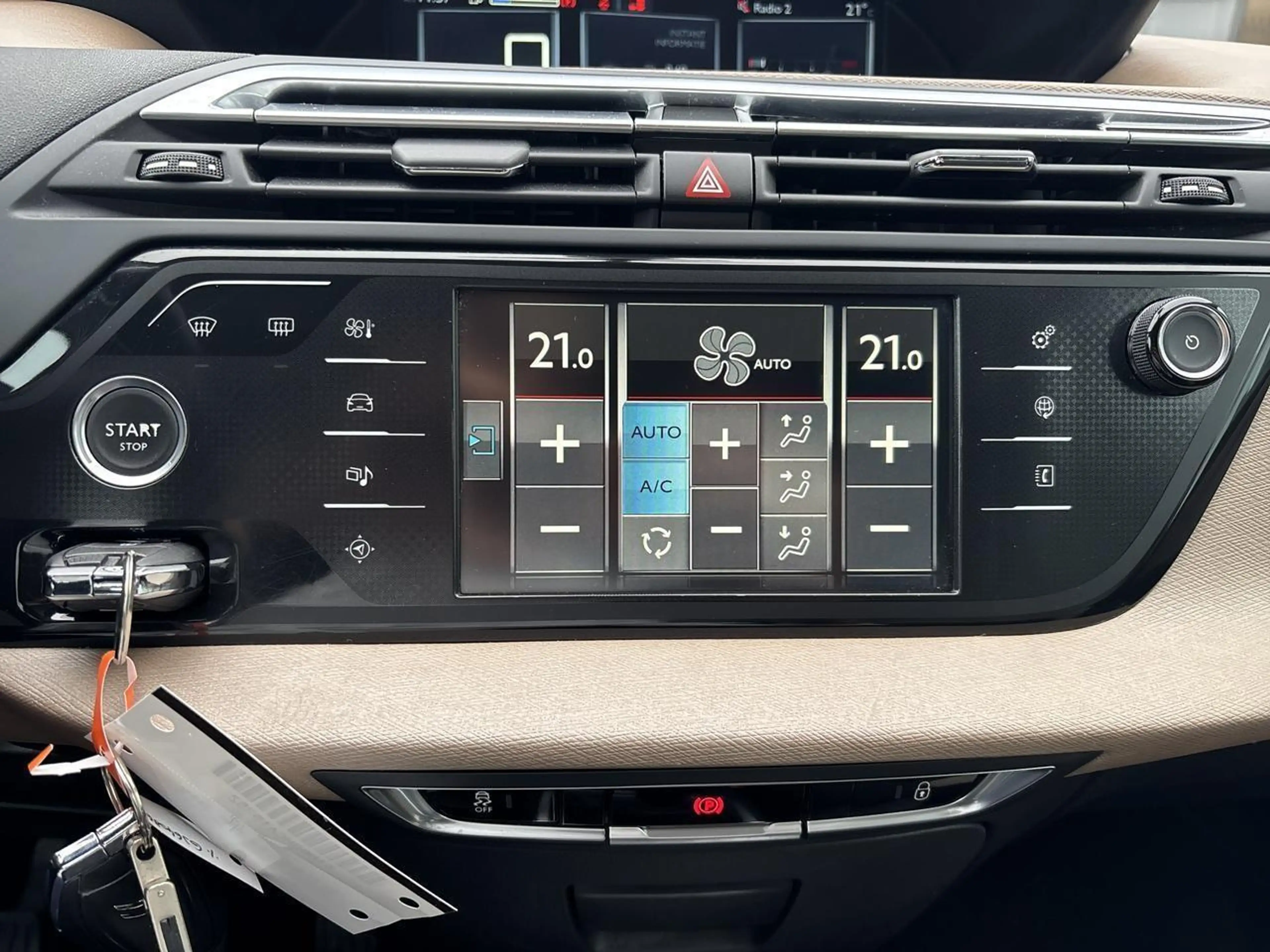 Citroen C4 Picasso 1.2 PureTech 130 S&S MAN6 Intensive EU6 — photo 12