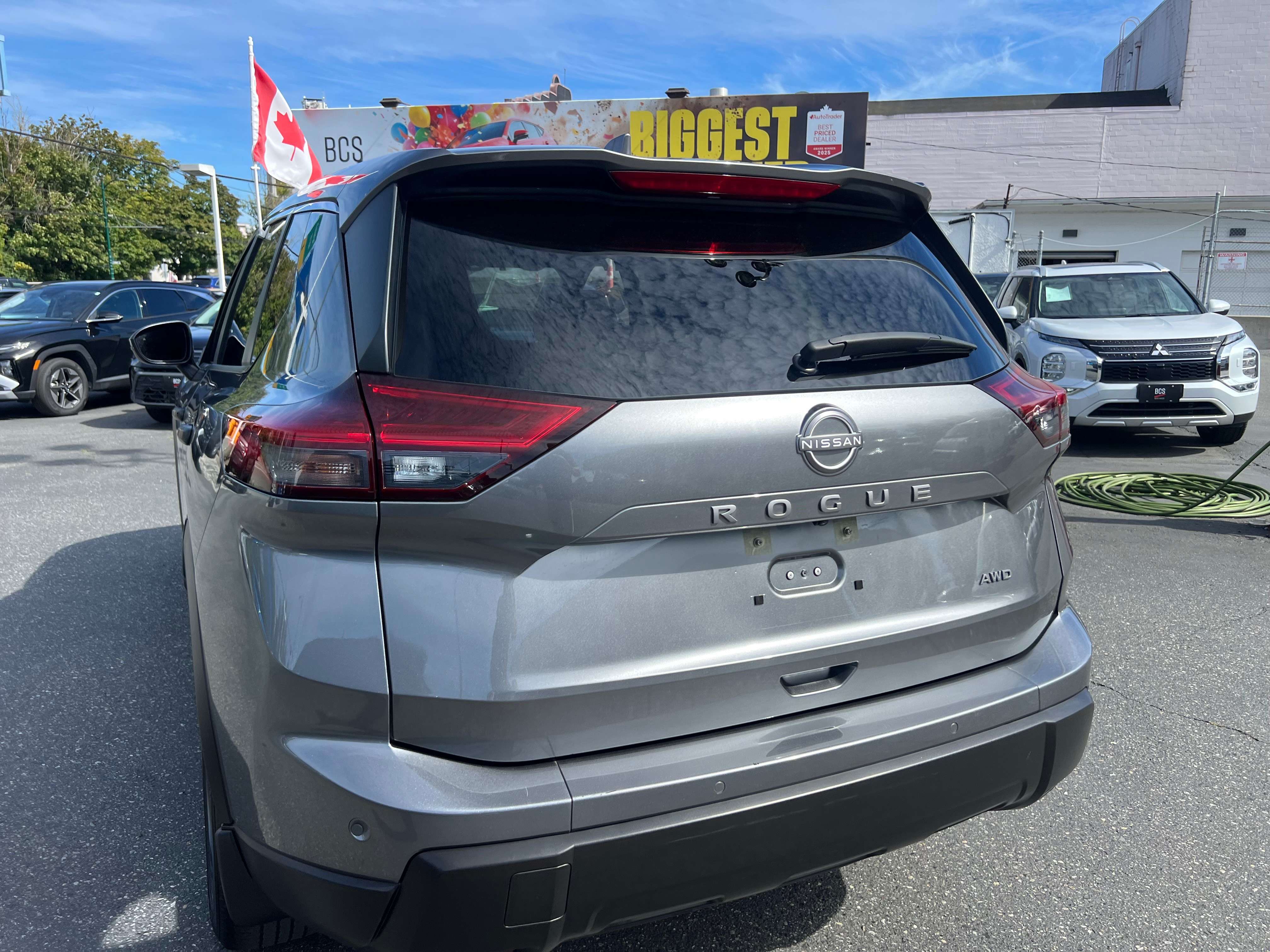 2024 Nissan Rogue One Owner, Fuel Efficient, All Wheel Drive, Low K — снимка 1