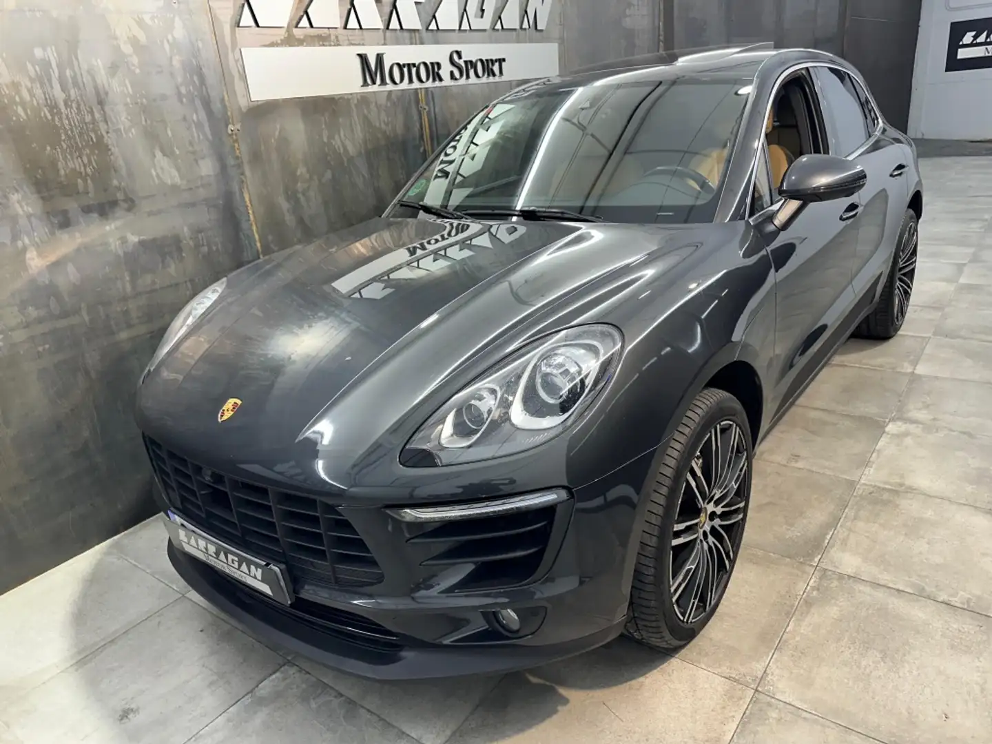 Porsche Macan S Aut. Schwarz - 2