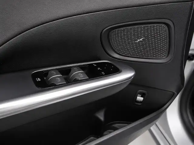 Mercedes-Benz C-Class view 14