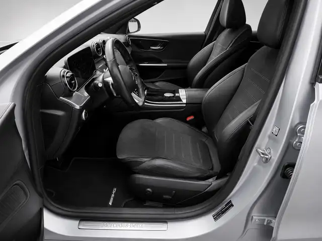 Mercedes-Benz C-Class view 4