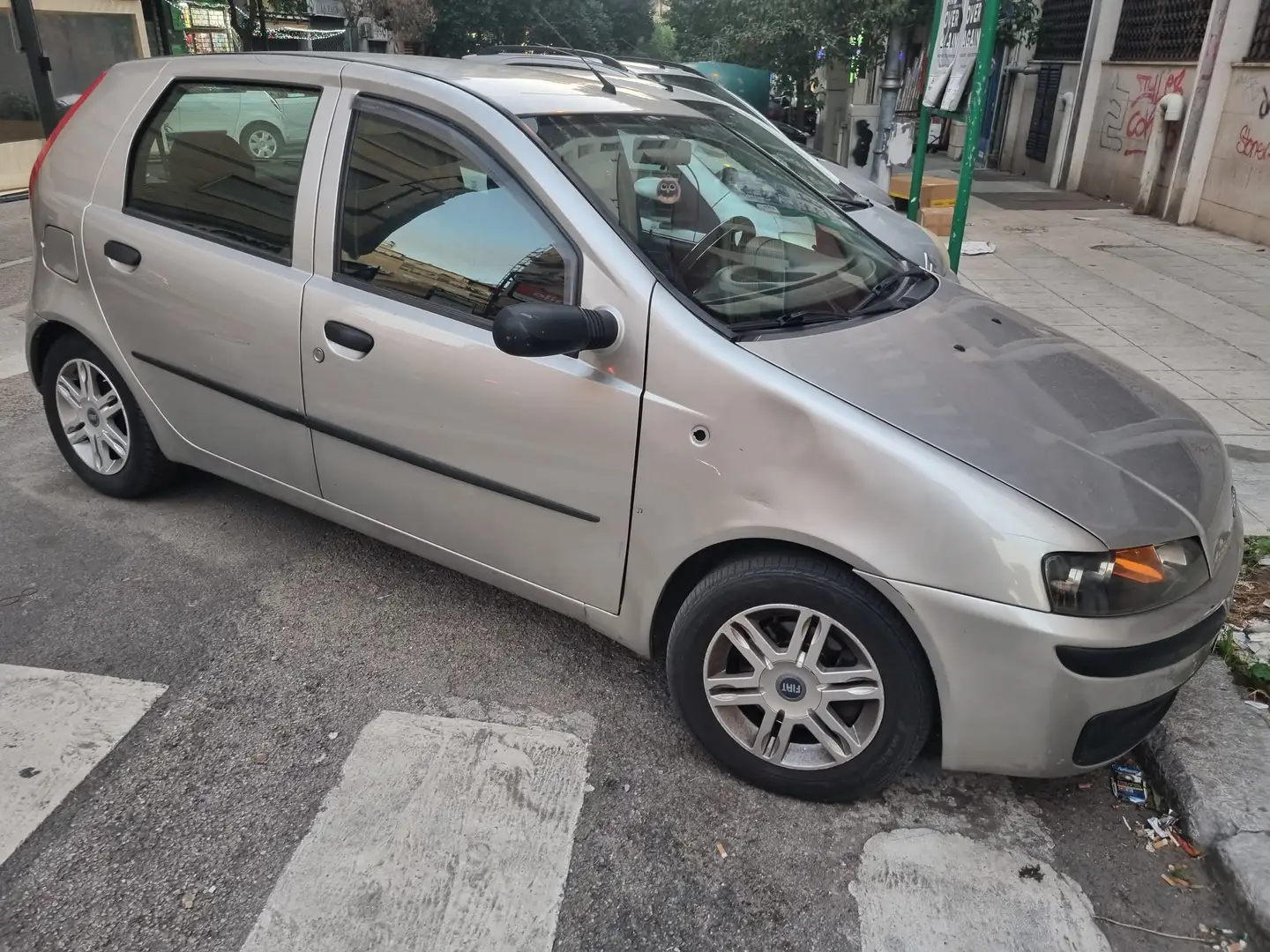 Fiat Punto 5p 1.9 jtd Verve Gris - 1