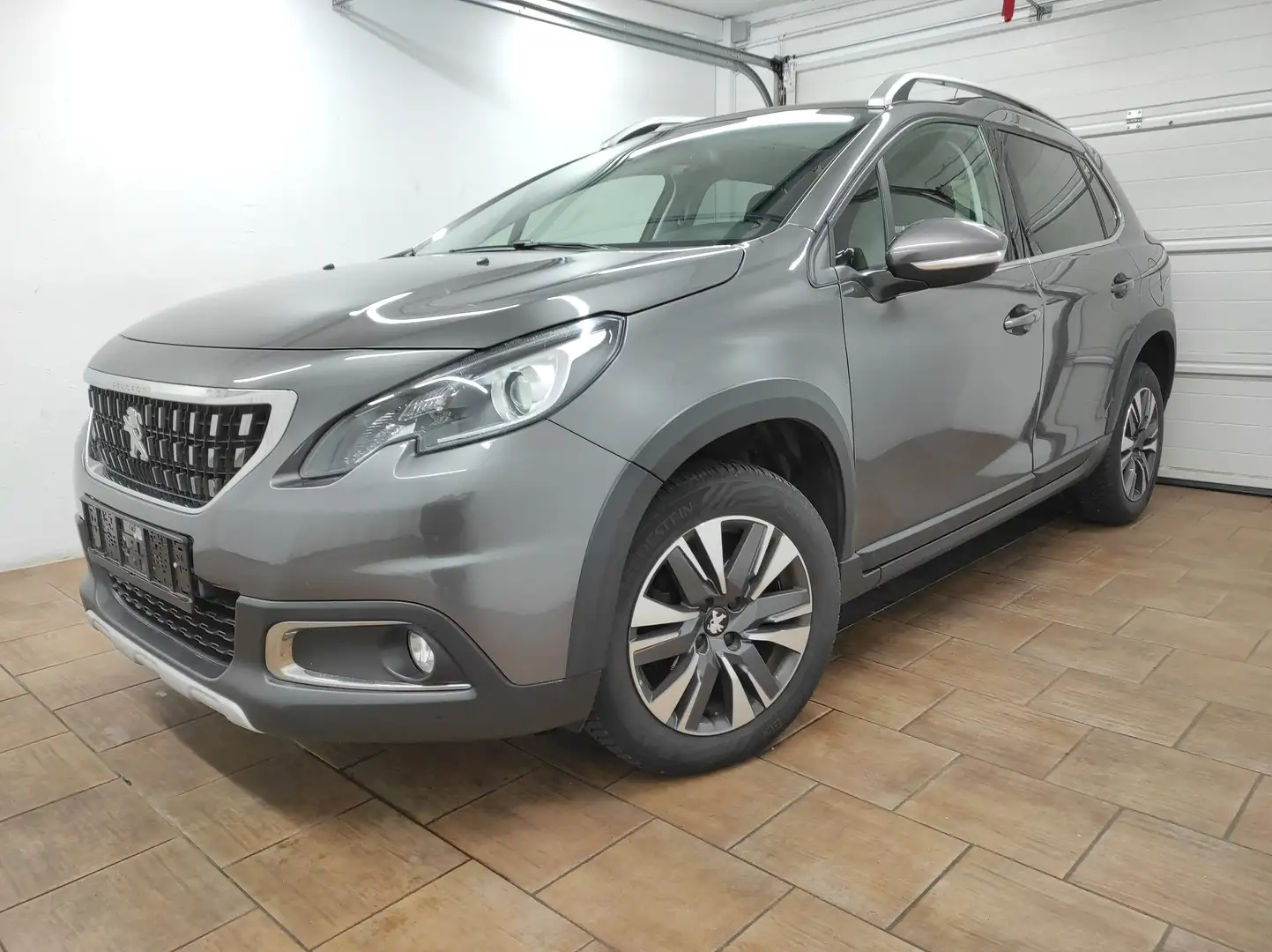 Peugeot 2008 BlueHDi ALLURE 1.5 HDI PANORAMA LEDER KAMERA EURO6 Grau - 1