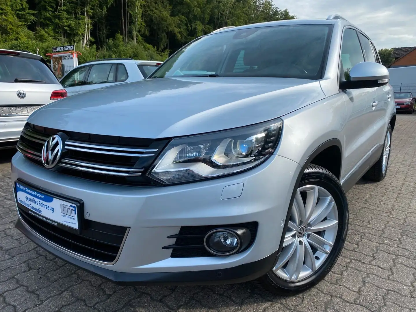 Volkswagen Tiguan Sport&Style 4Motion AHK KAMERA StHz TEMPO Zilver - 1