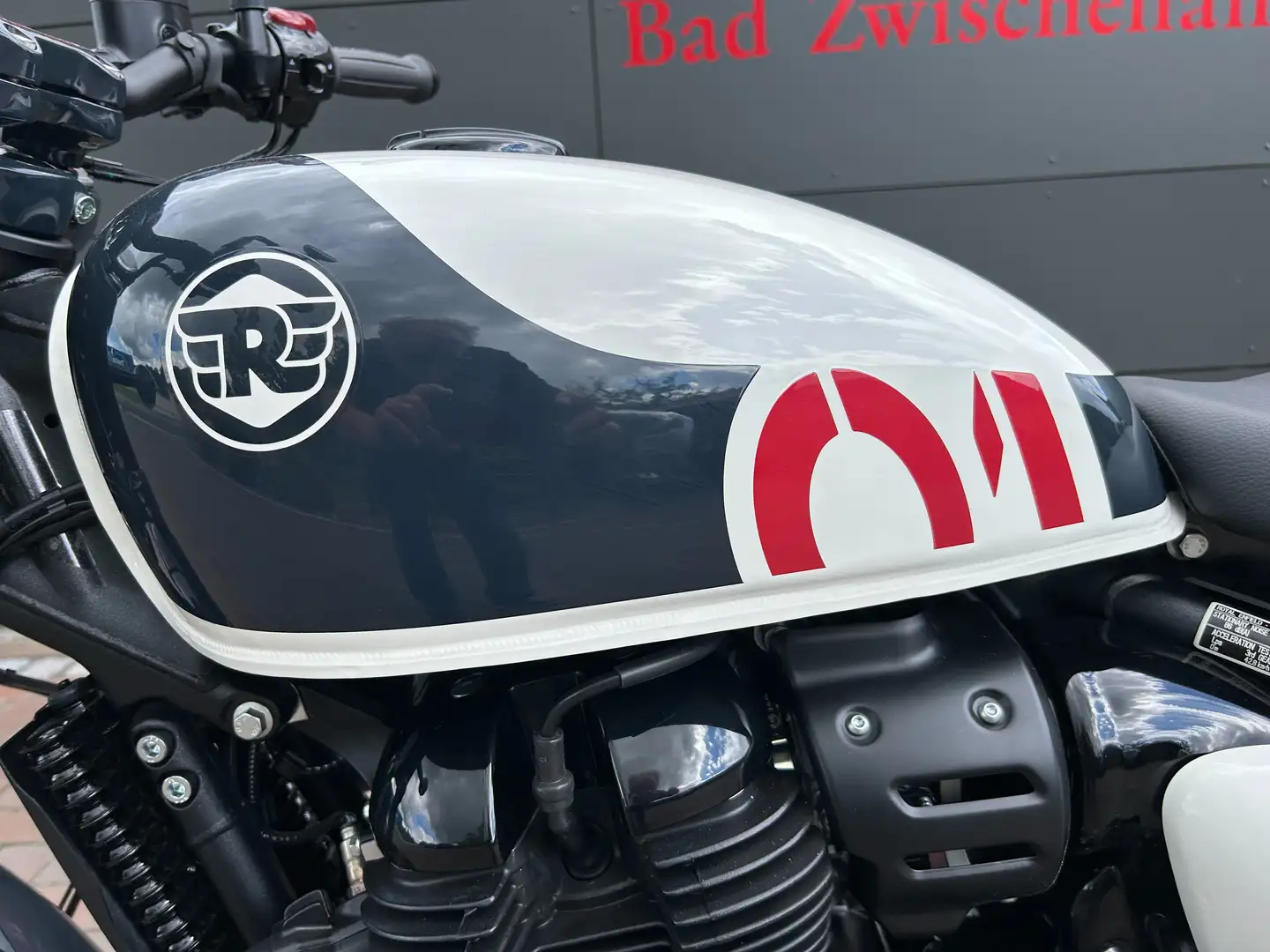 Royal Enfield Shot Gun 650 Stencill white - sofort verfügbar Alb - 1