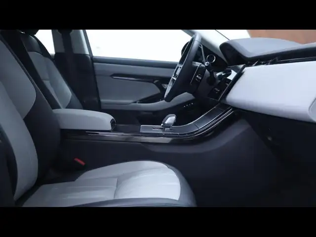 Land Rover Range Rover Evoque view 11