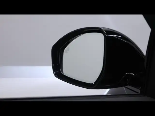 Land Rover Range Rover Evoque view 26