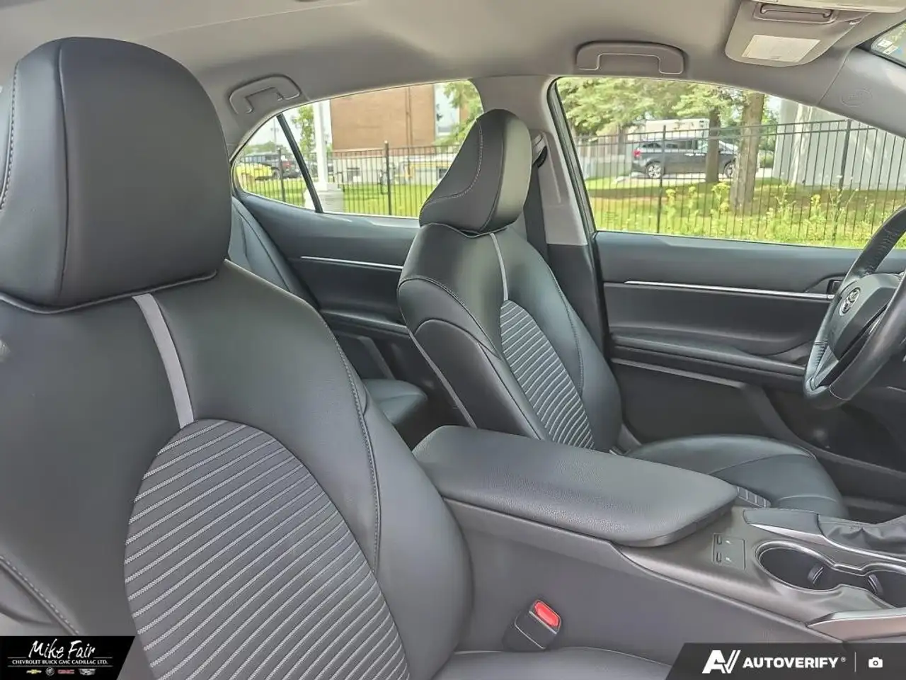 Toyota Camry снимка Toyota Camry
