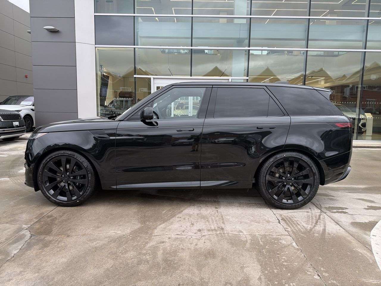 2026 Land Rover Range Rover Sport P400 Dynamic SE alt 5