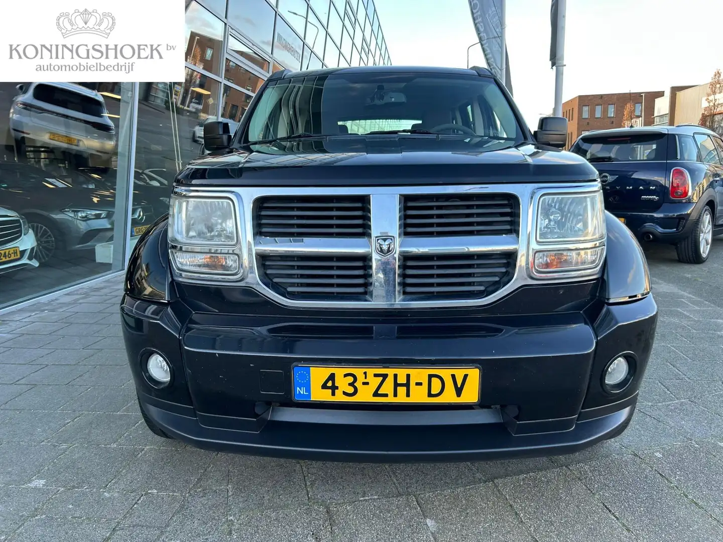 Dodge Nitro 3.7 V6 SE Schwarz - 2