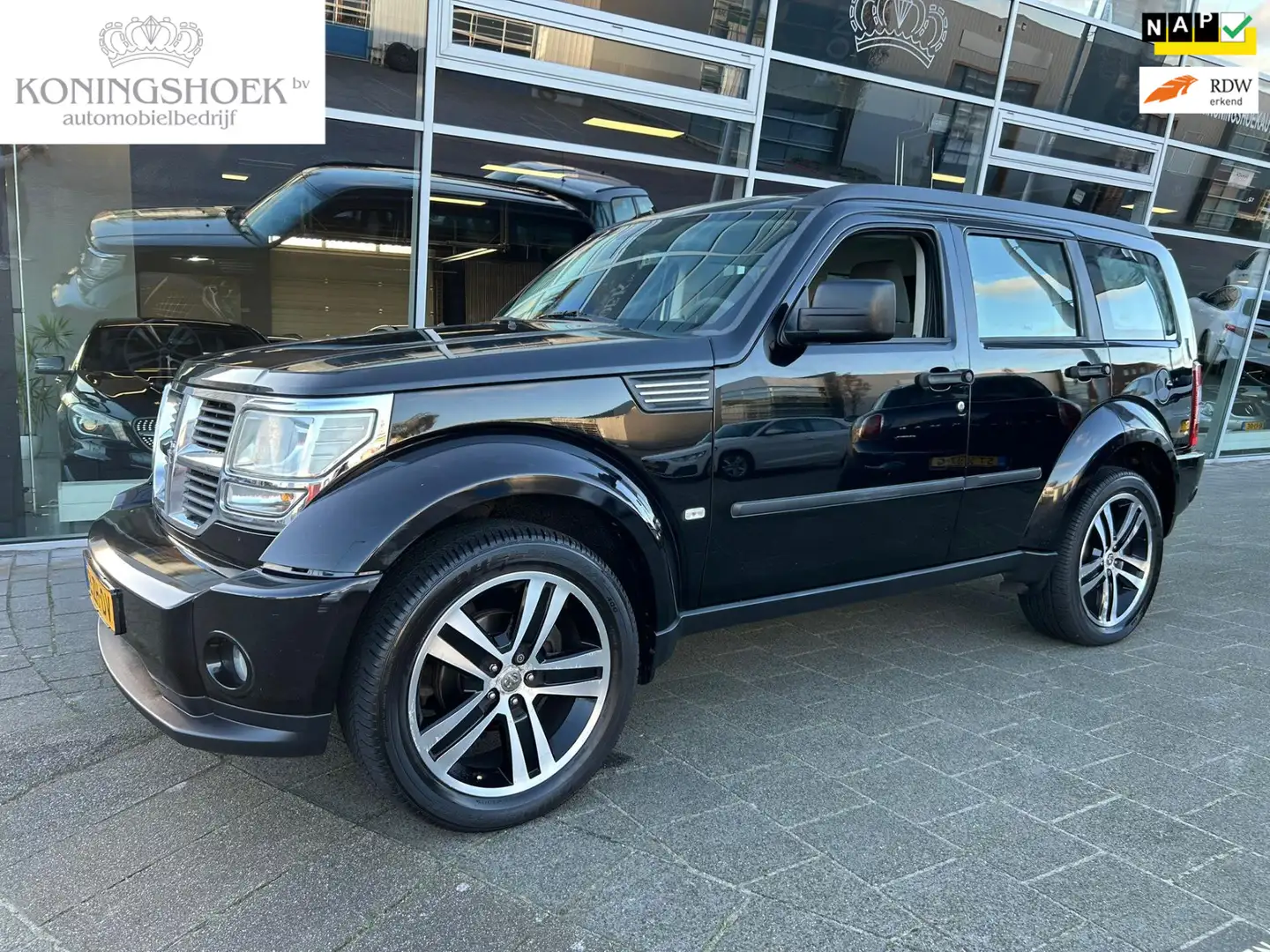 Dodge Nitro 3.7 V6 SE Schwarz - 1