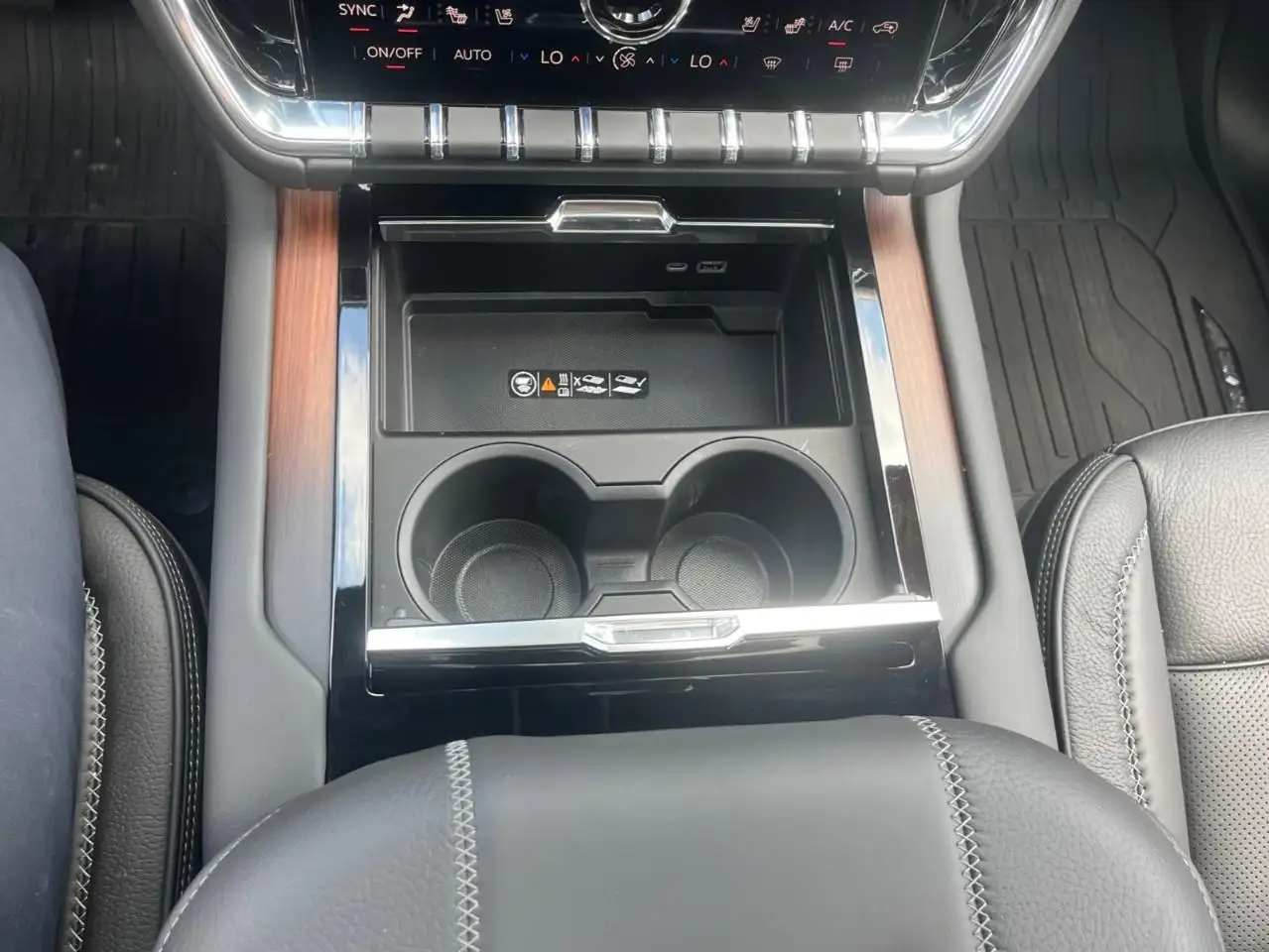 GMC Yukon снимка GMC Yukon