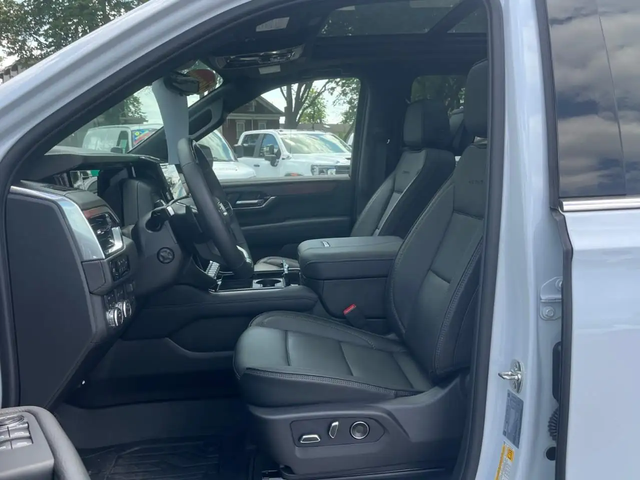 GMC Yukon снимка GMC Yukon