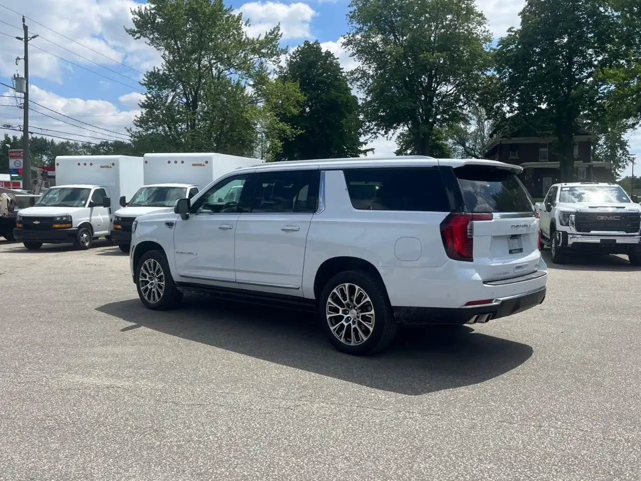 GMC Yukon снимка GMC Yukon