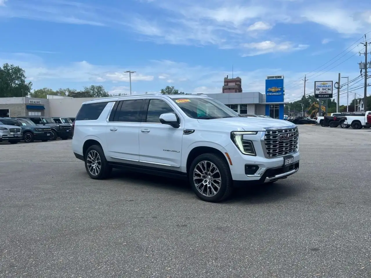 GMC Yukon снимка GMC Yukon
