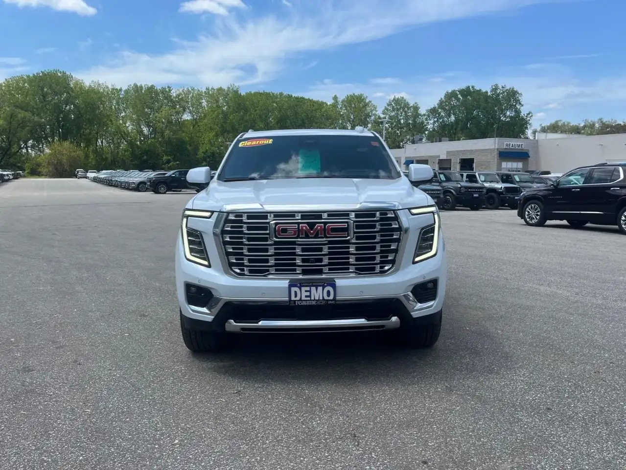 GMC Yukon снимка GMC Yukon