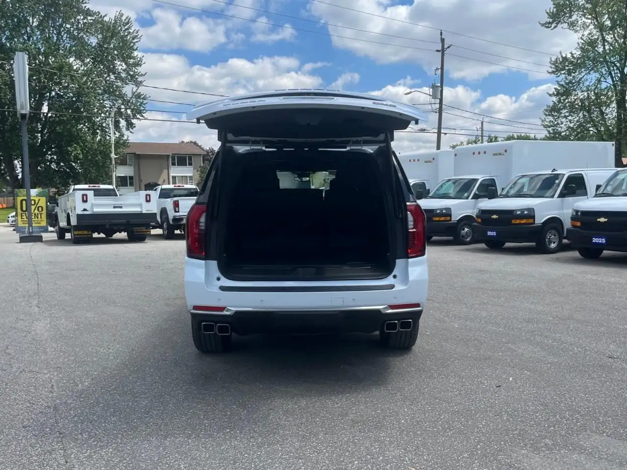 GMC Yukon снимка GMC Yukon