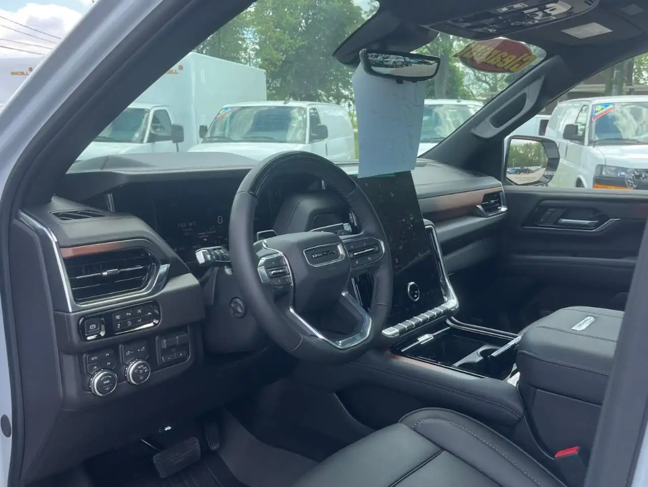 GMC Yukon снимка GMC Yukon