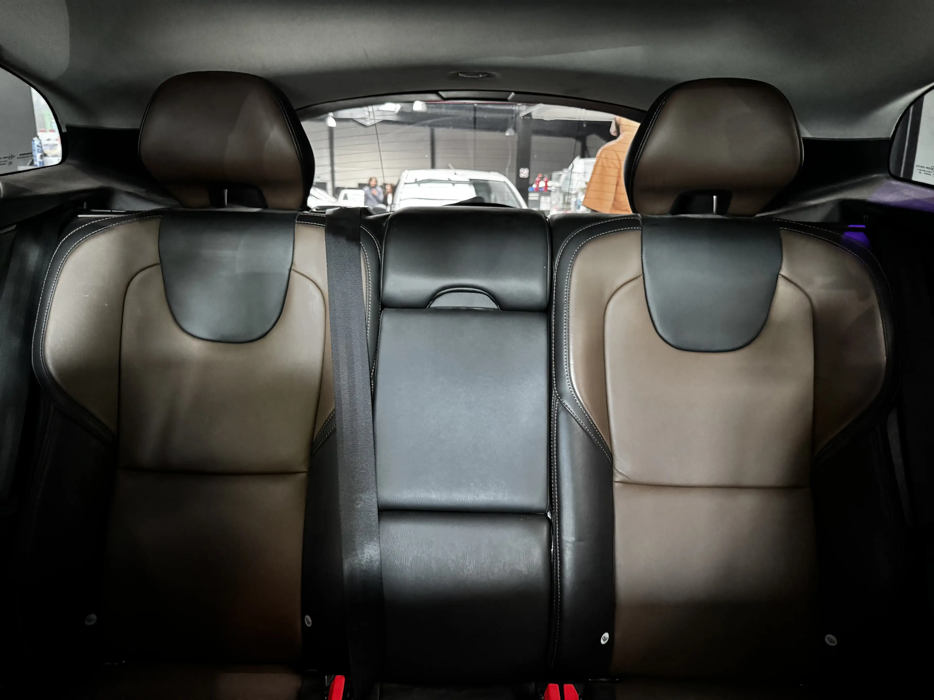Volvo V40 Cross Country 2.0 D3 Momentum//12 mois de garantie — photo 8