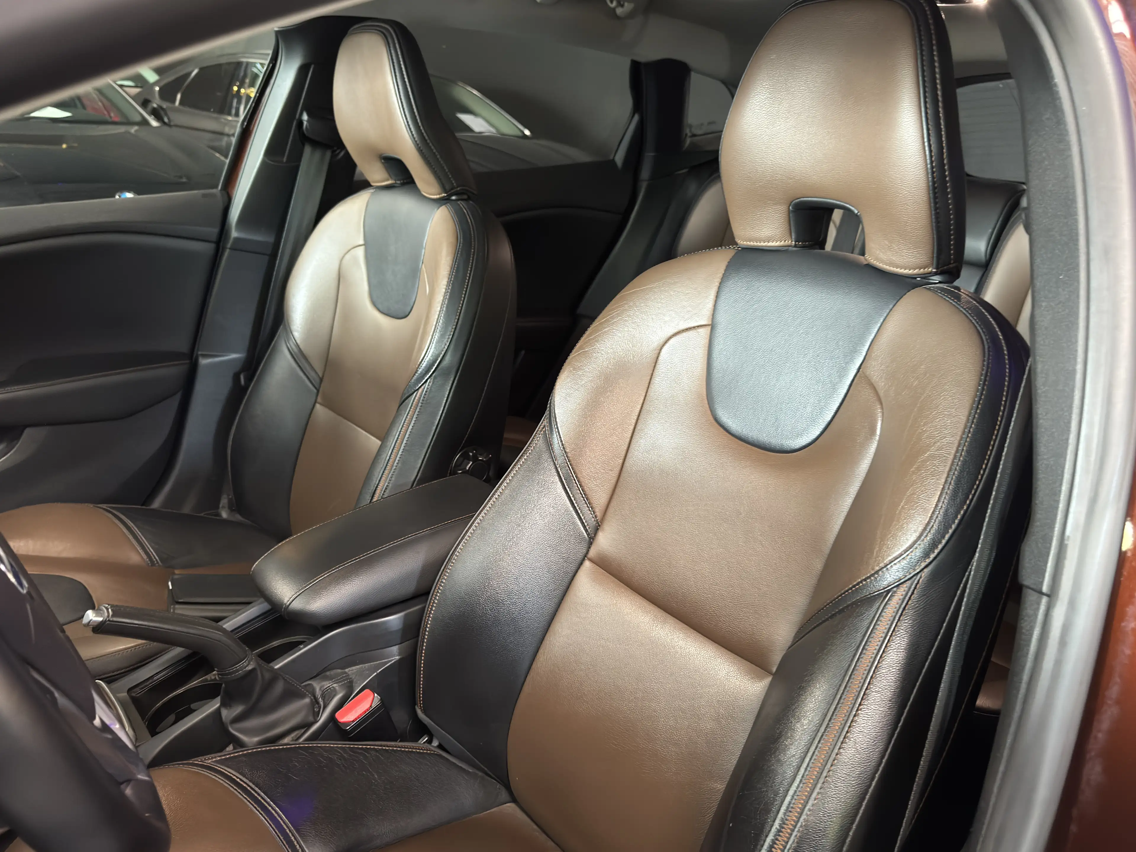 Volvo V40 Cross Country 2.0 D3 Momentum//12 mois de garantie — photo 9