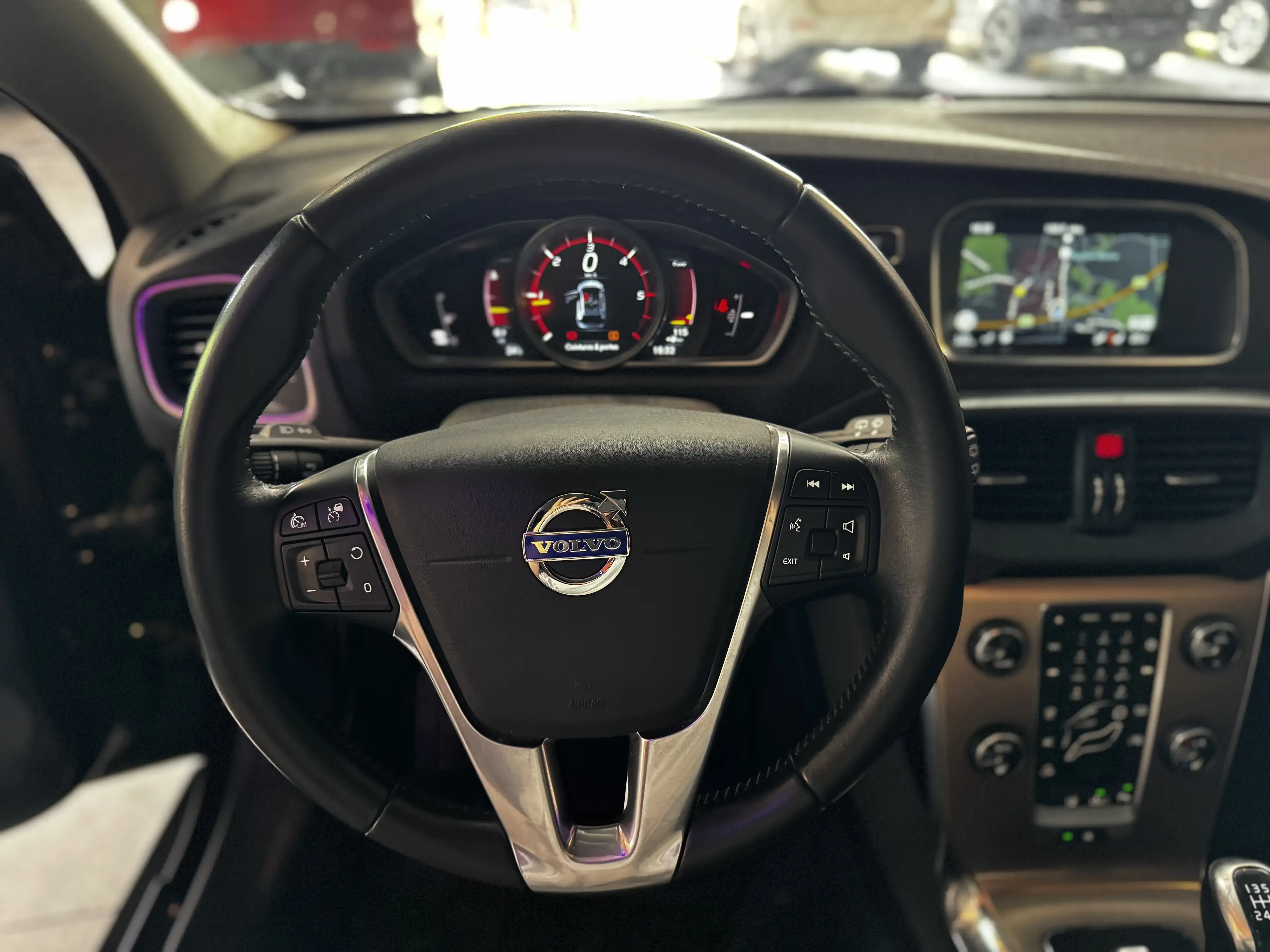 Volvo V40 Cross Country 2.0 D3 Momentum//12 mois de garantie — photo 14