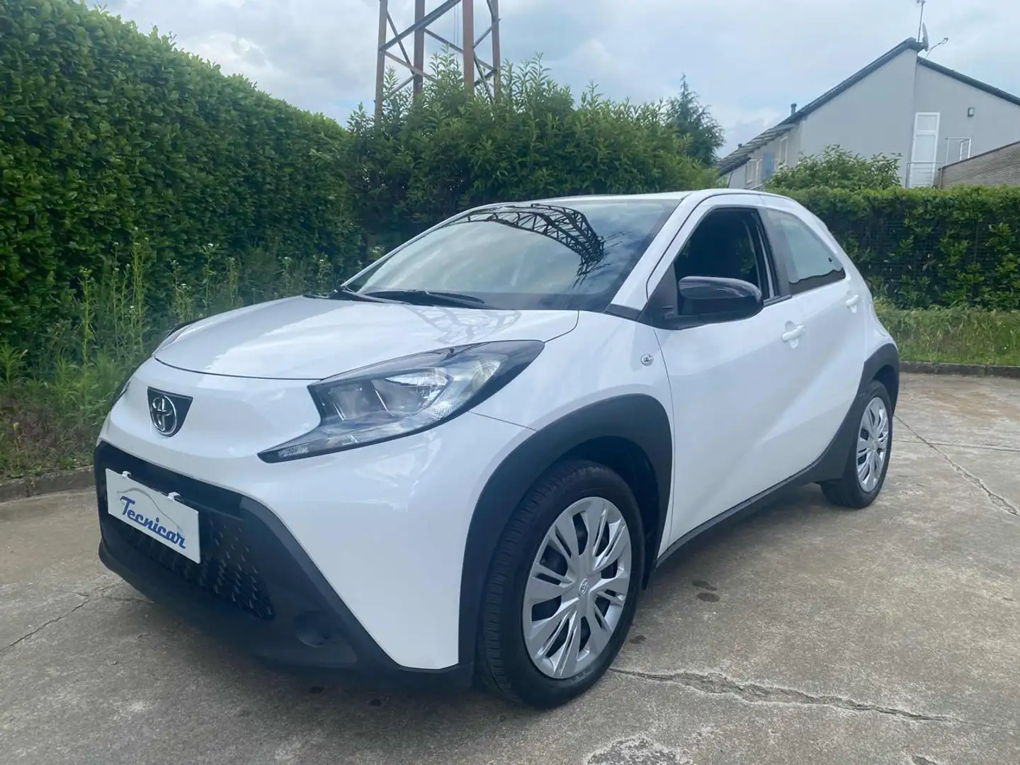 Toyota Aygo X solo 20000 km 1.0 VVT-i 72 CV 5 porte Active Blanco - 1