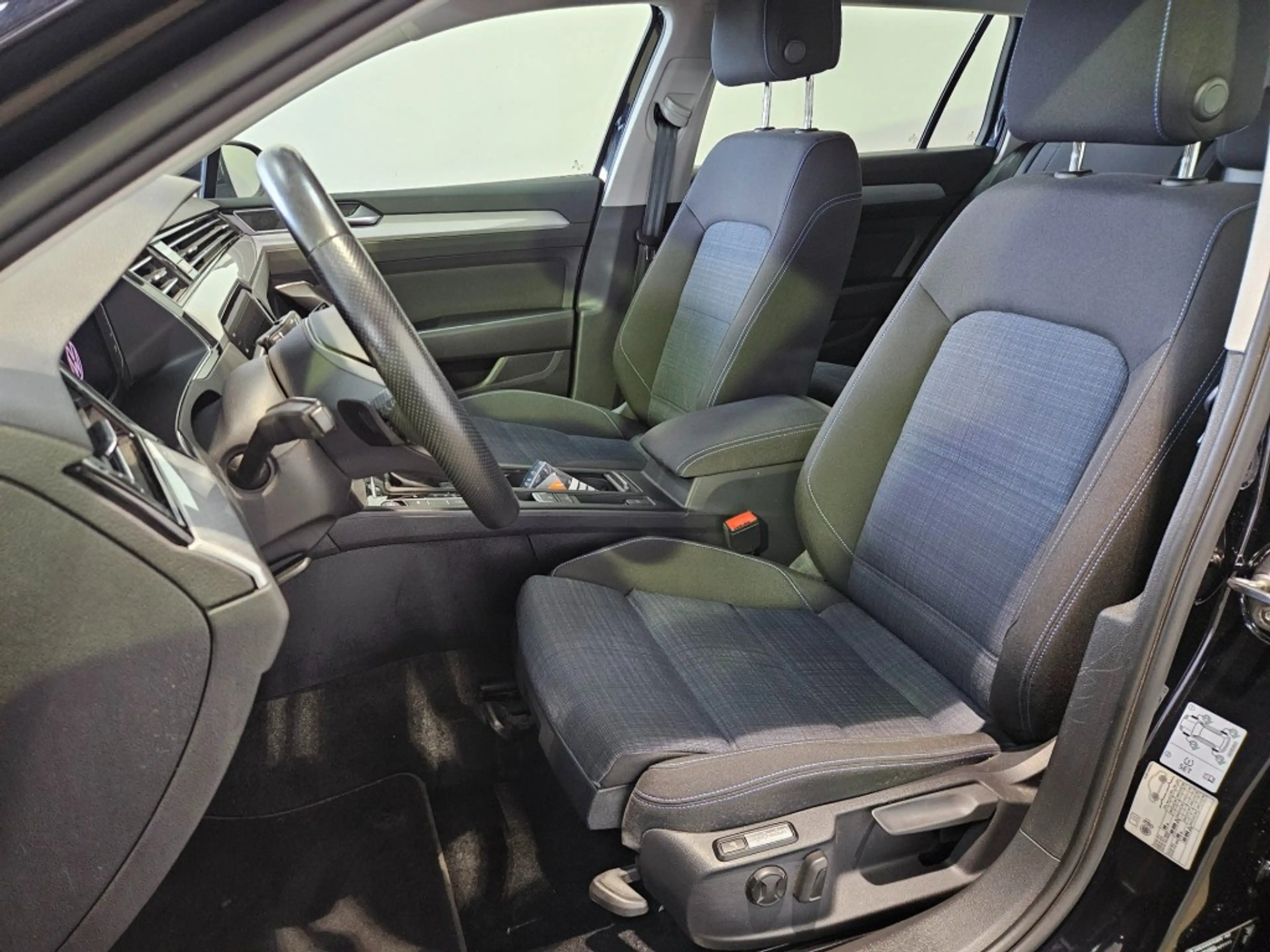 Volkswagen Passat Variant Variant 1.4 TSI PHEV GTE / IQ Light / Trekhaak / C — photo 30