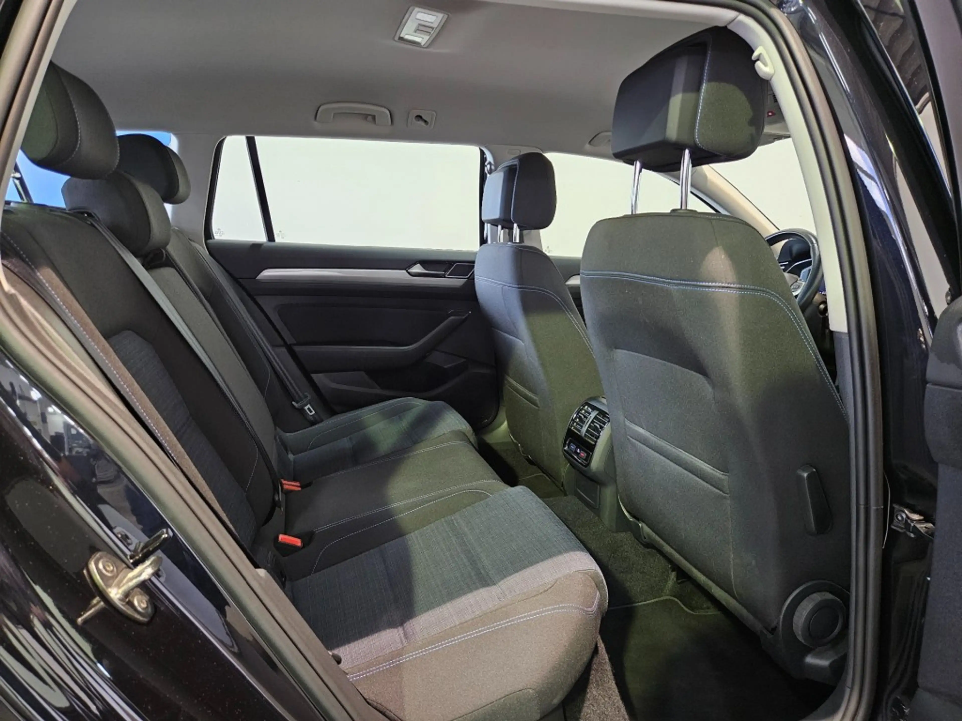 Volkswagen Passat Variant Variant 1.4 TSI PHEV GTE / IQ Light / Trekhaak / C — photo 18