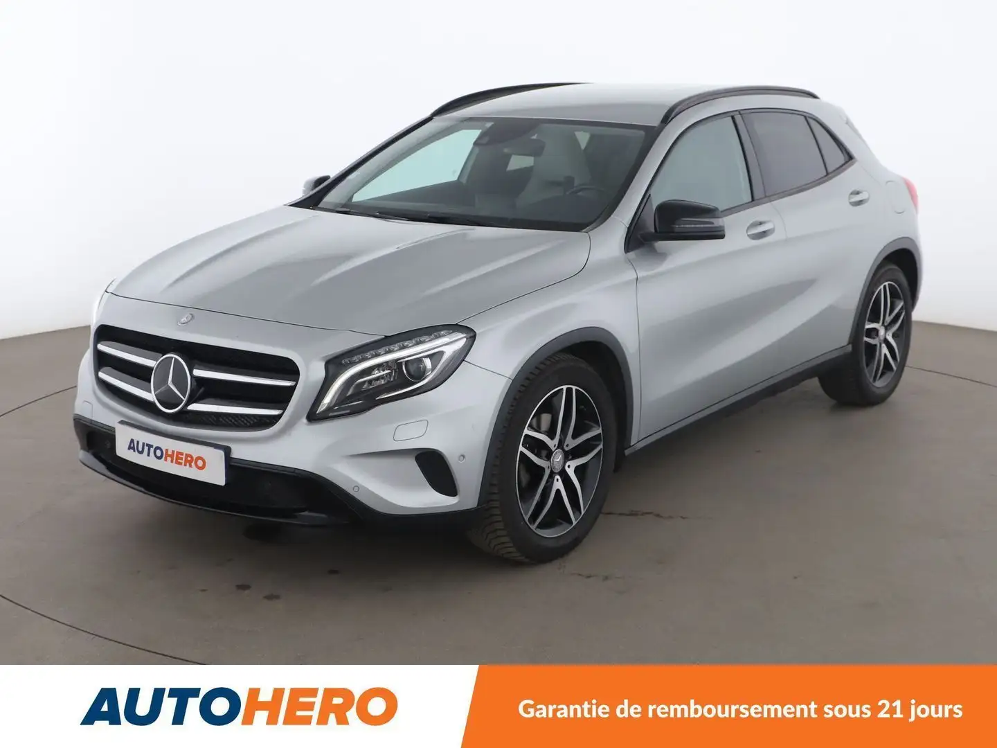Mercedes-Benz GLA 200 200 7G-DCT Gris - 1