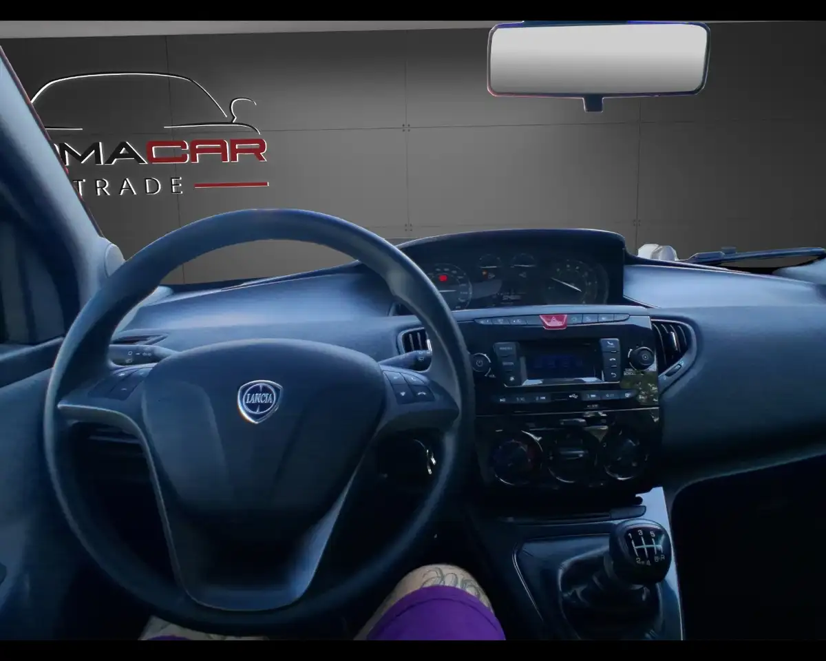 Lancia Ypsilon 2023 — фото 9