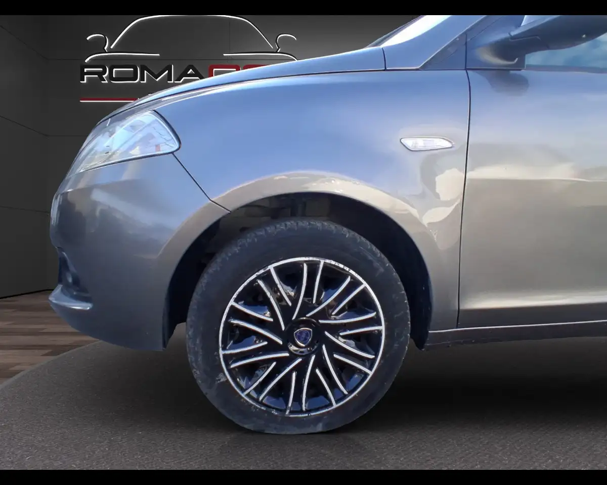 Lancia Ypsilon 2023 — фото 13
