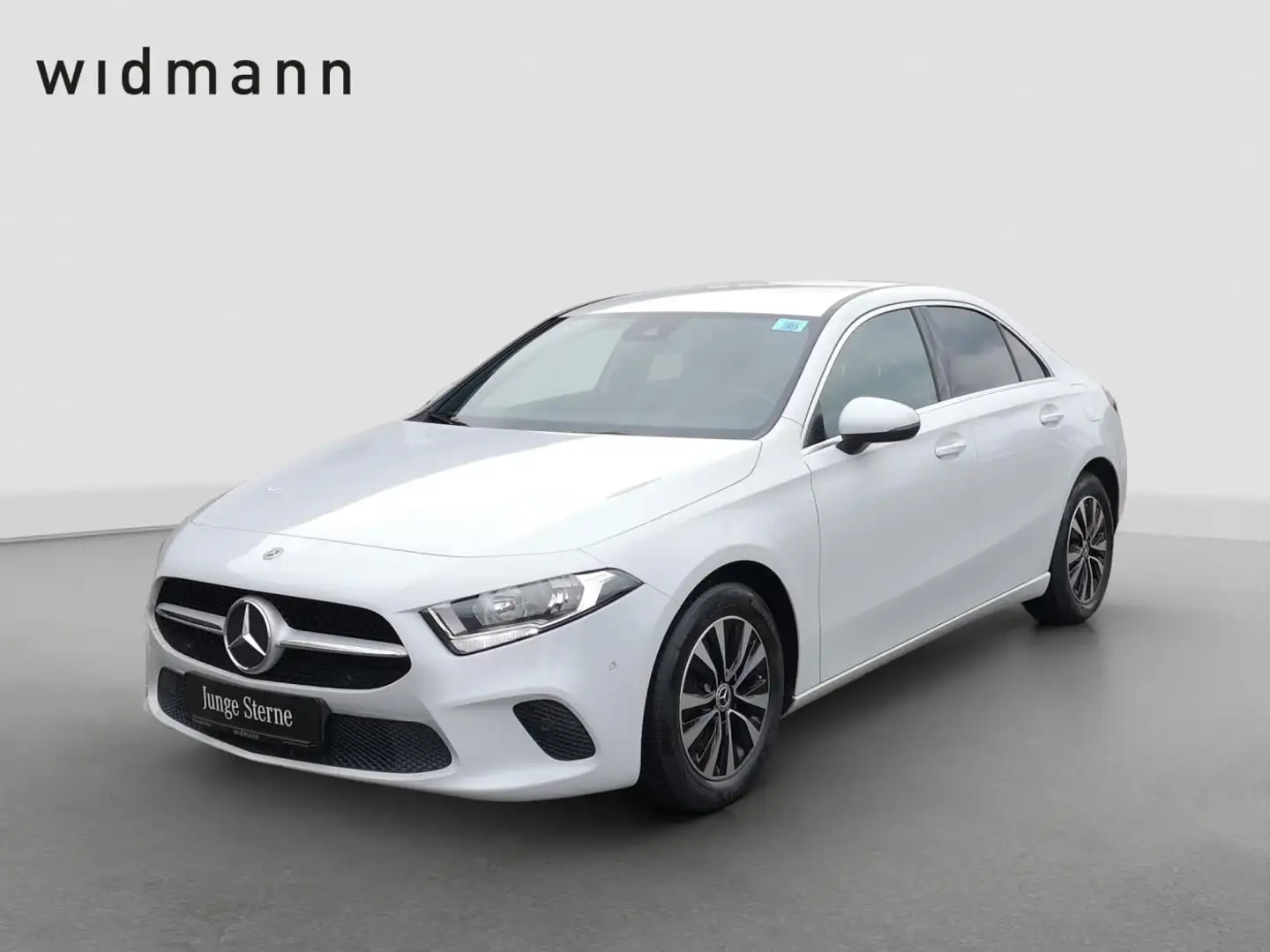 Mercedes-Benz A 180 d Lim Progressive*Navigation*PTS*SpurH*SHZ Weiß - 1