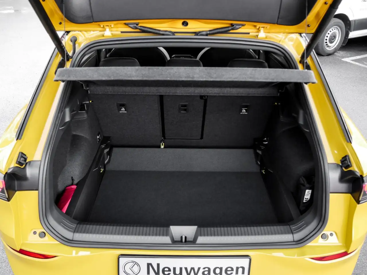 Volkswagen T-Roc R-Line 1.5 eTSI DSG IQ.Light Navi AreaView Keyl... 12