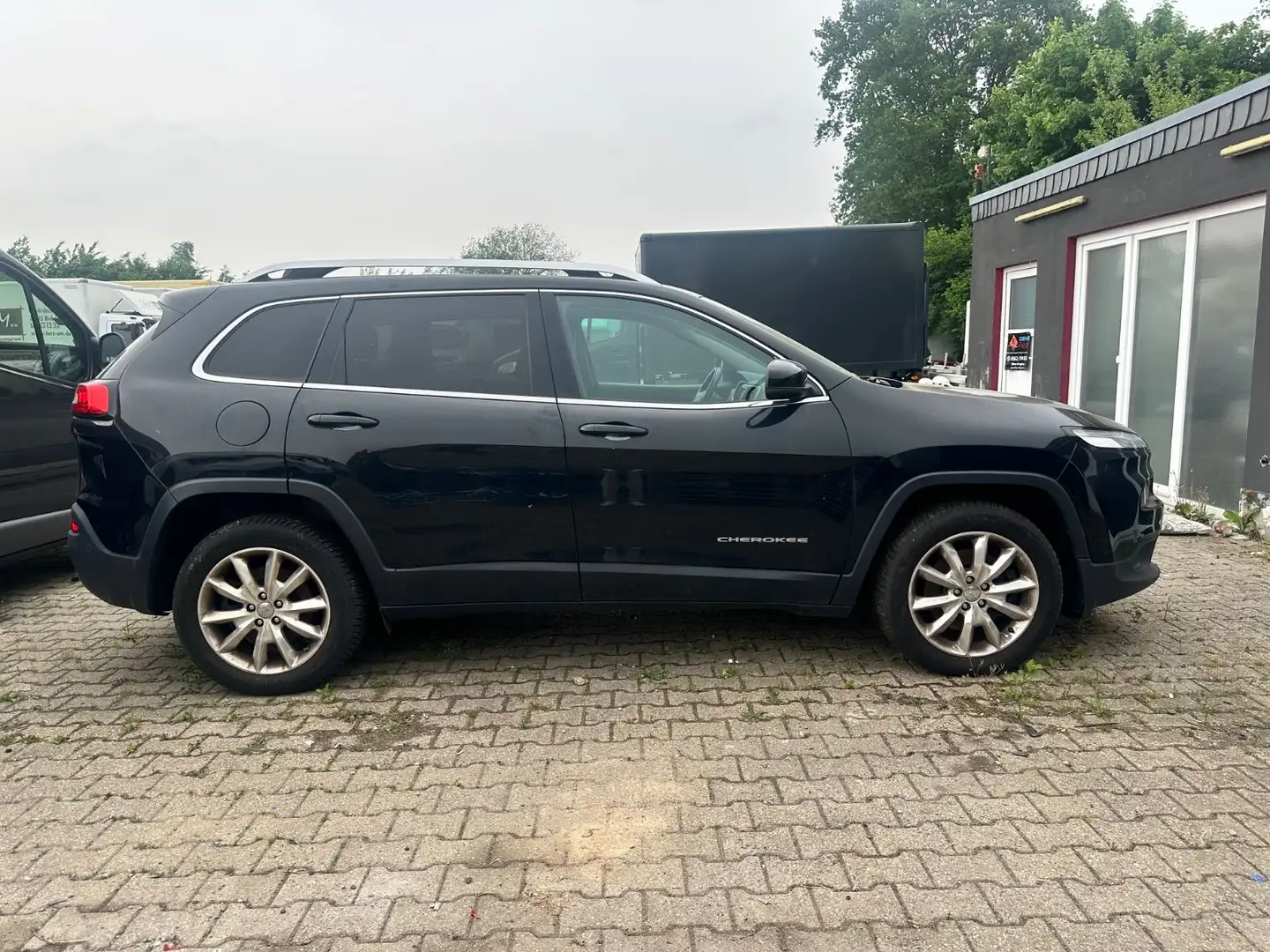 Jeep Cherokee Limited 4WD Navi Leder Panorama Schwarz - 2