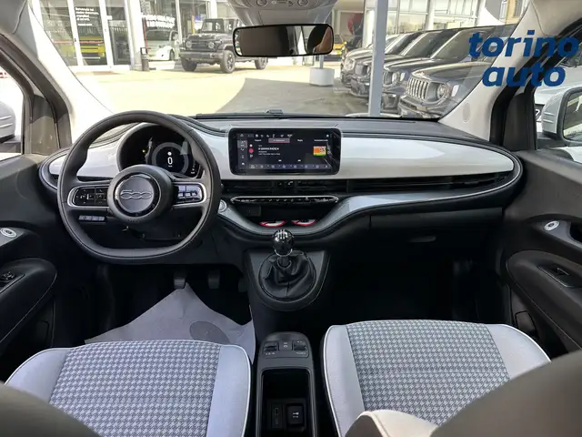 Fiat 500 view 13
