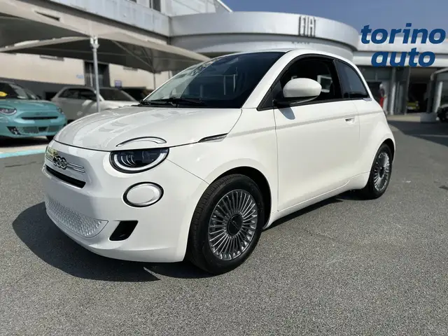Fiat 500 view 3