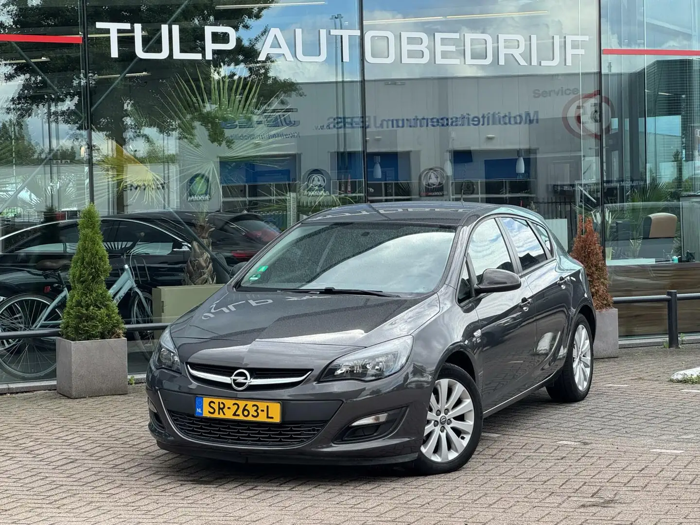 Opel Astra 1.4 Turbo Sport 2012 Leder/stof Grijs - 1