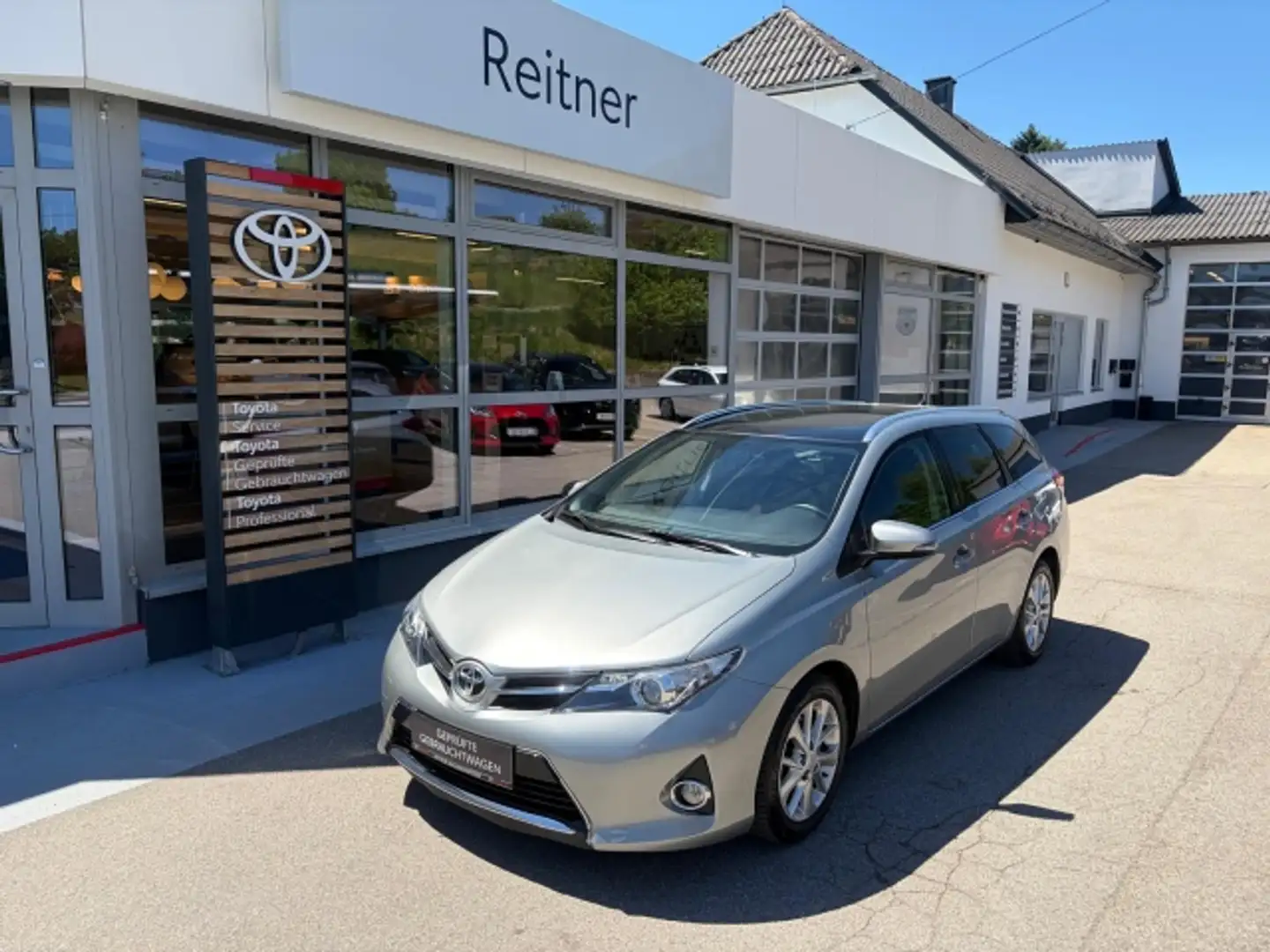 Toyota Auris AURIS 1,33 5 TS ACTI Grau - 1