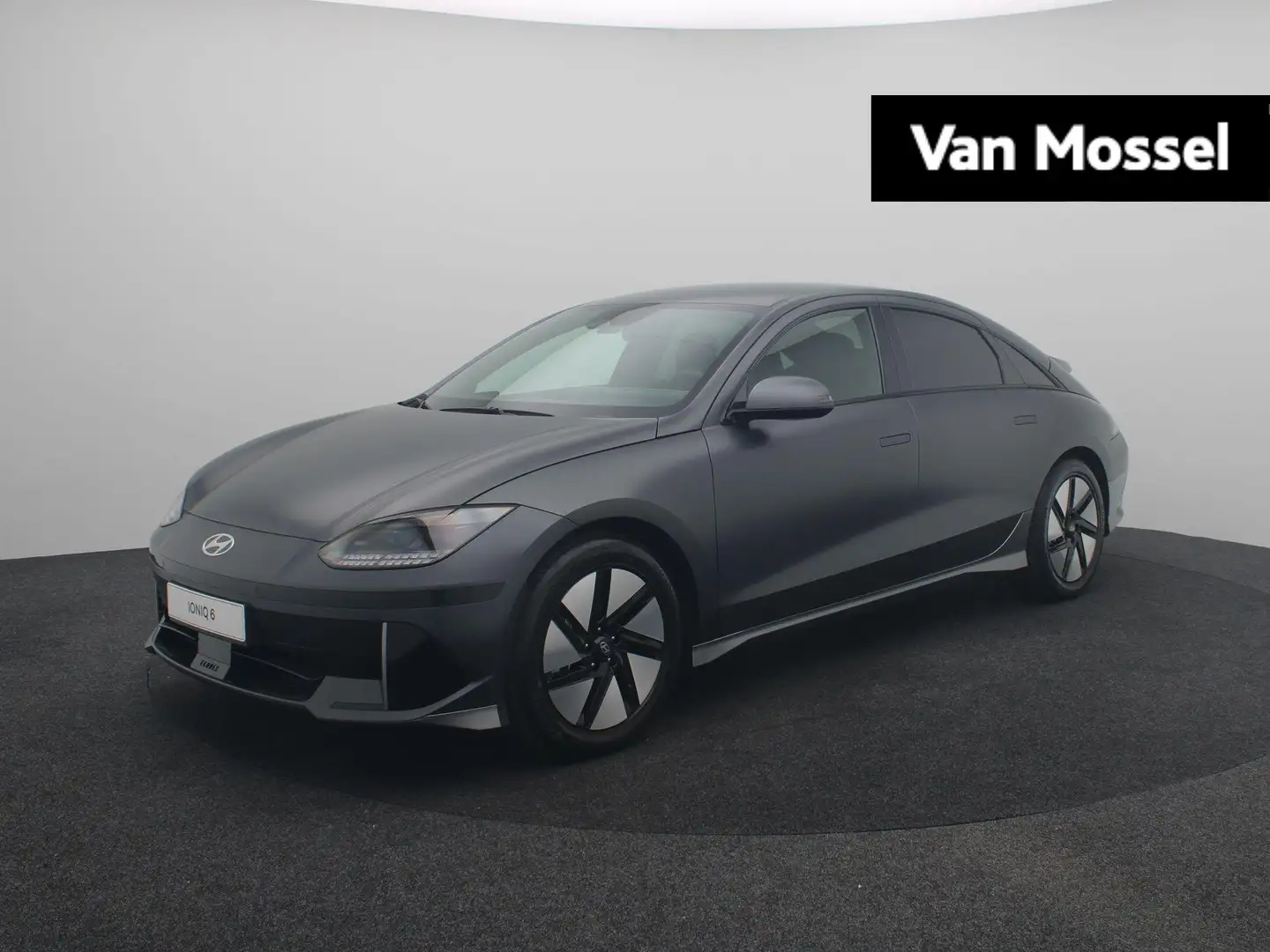 Hyundai IONIQ 6 Connect 77.4 kWh Nw. Prijs €55.359,- nu €10.419,- Grau - 1