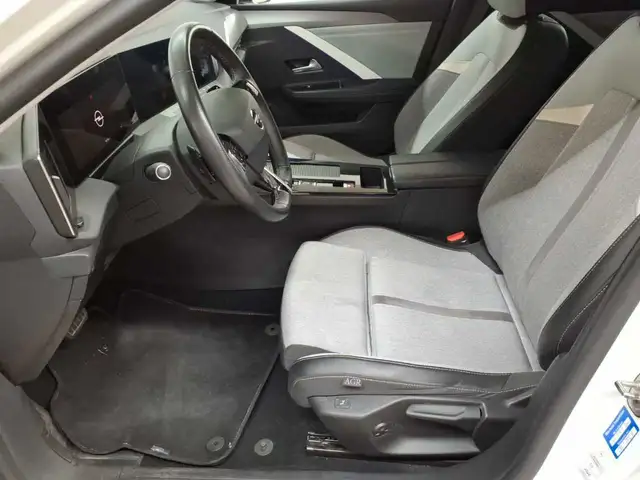Opel Astra view 7