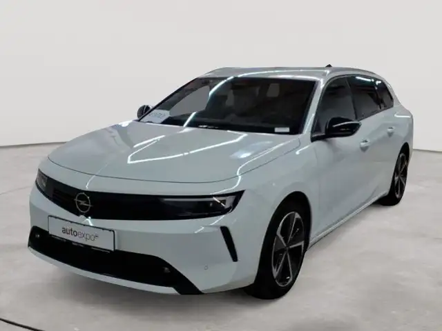 Opel Astra view 2
