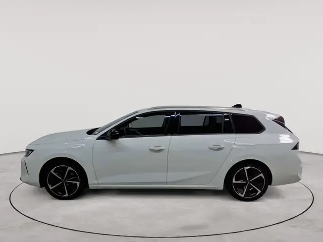 Opel Astra view 6