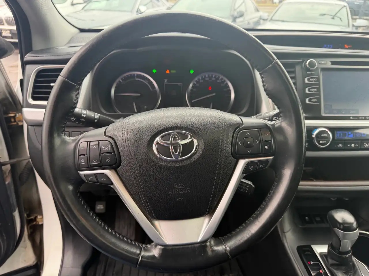 Toyota Highlander снимка Toyota Highlander