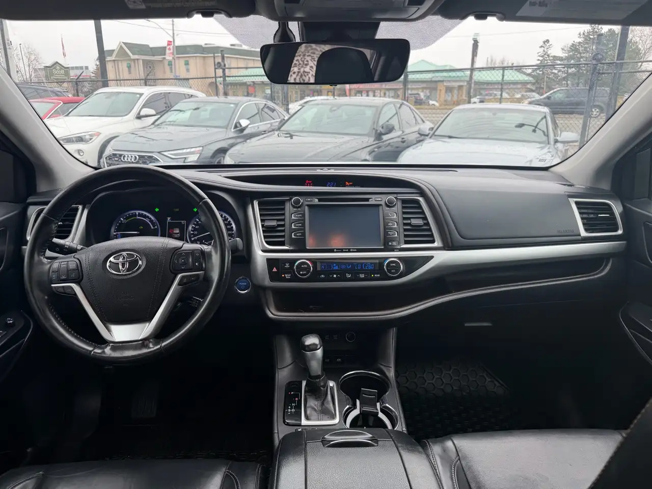 Toyota Highlander снимка Toyota Highlander