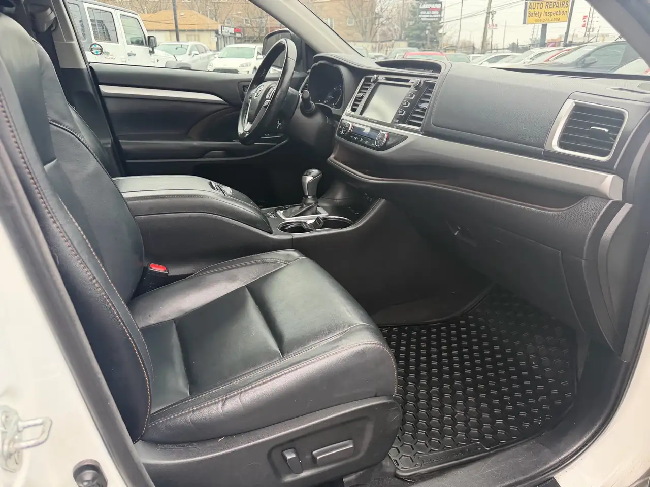 Toyota Highlander снимка Toyota Highlander