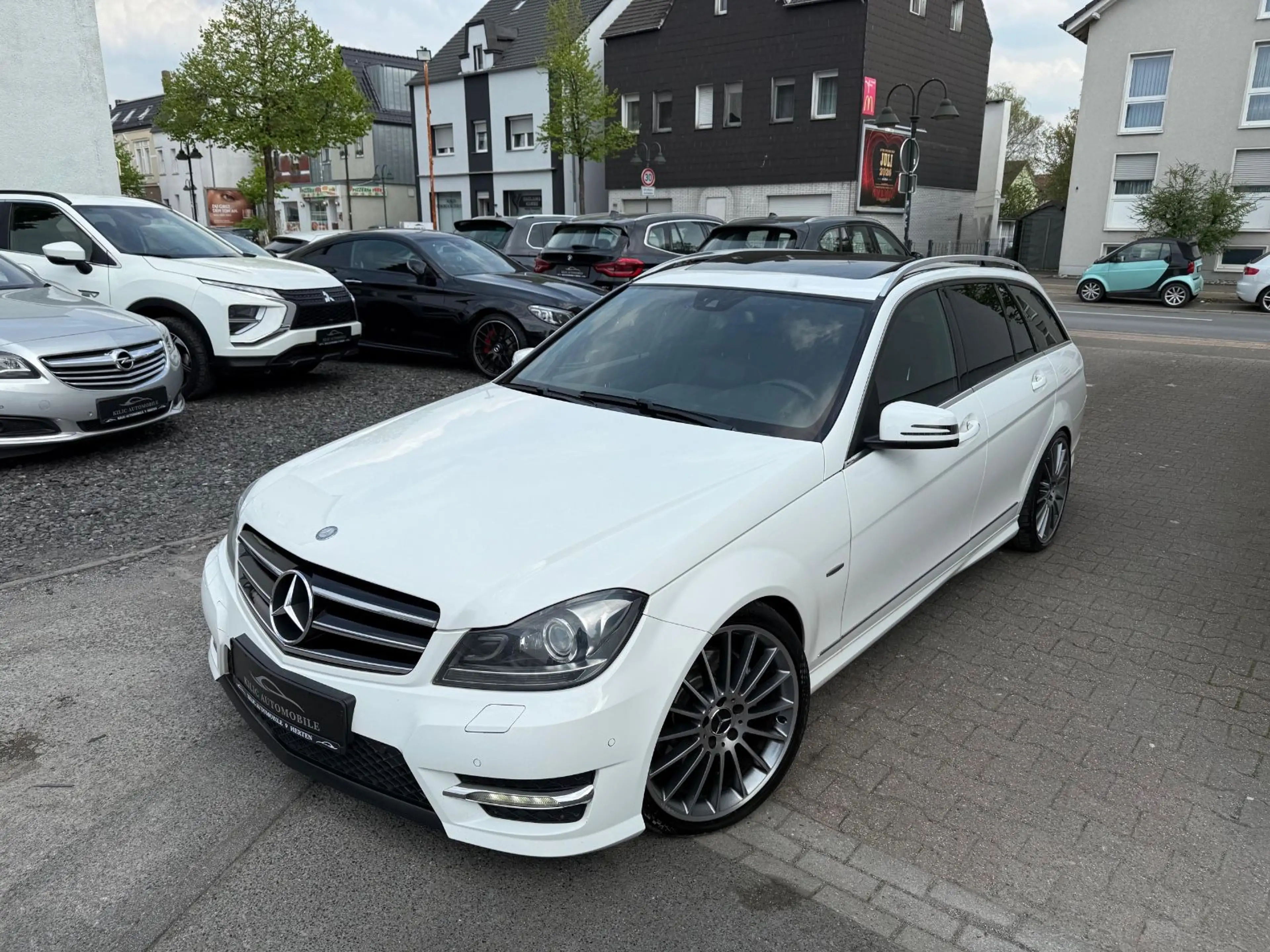 Mercedes-Benz C 350 CDI AMG Edition Glasdach*BiXenon*AHK — photo 2
