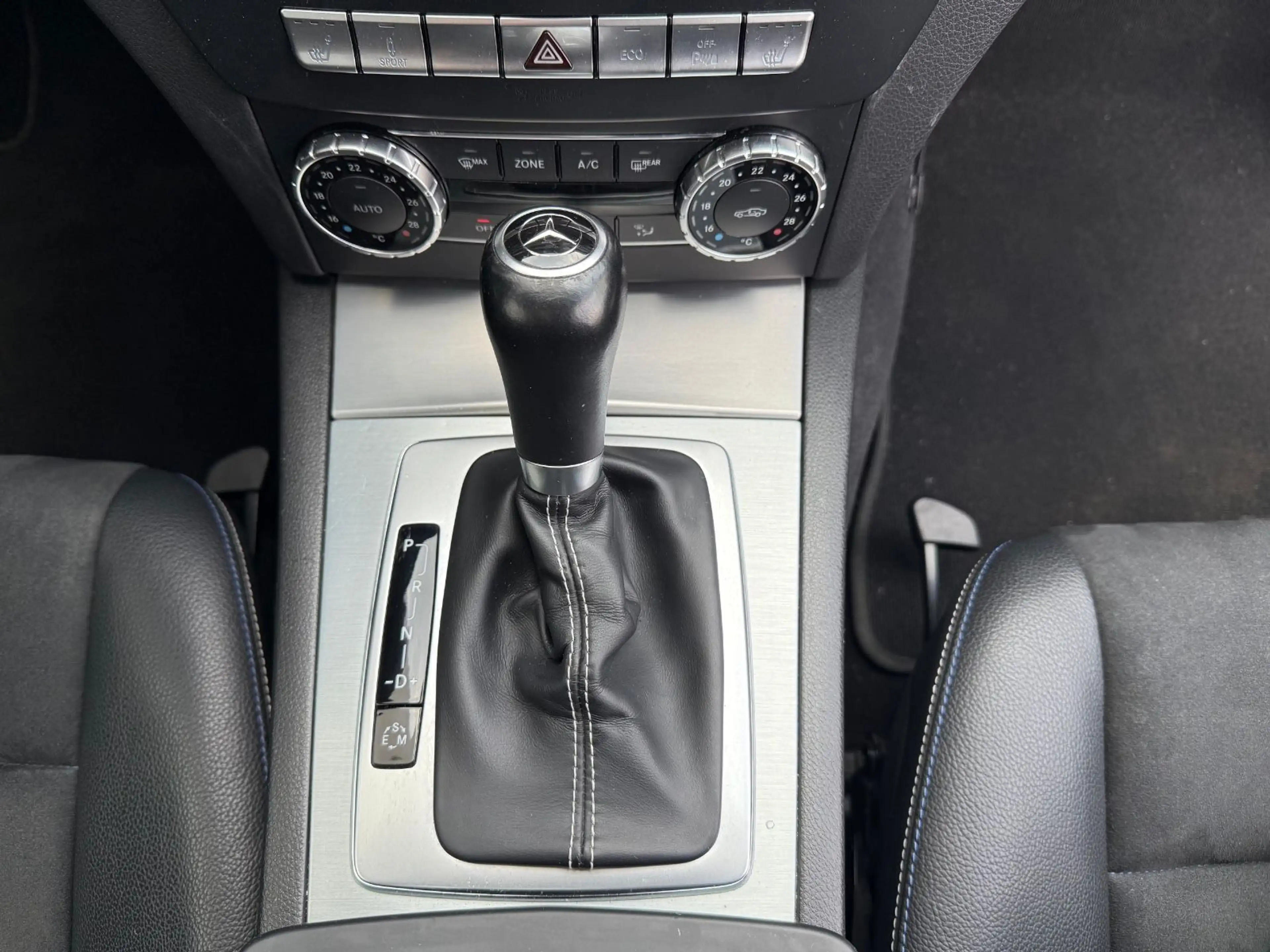 Mercedes-Benz C 350 CDI AMG Edition Glasdach*BiXenon*AHK — photo 17